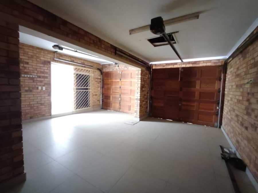 To Let 3 Bedroom Property for Rent in Olivedale Gauteng