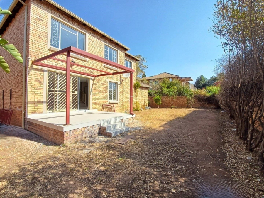 To Let 3 Bedroom Property for Rent in Olivedale Gauteng