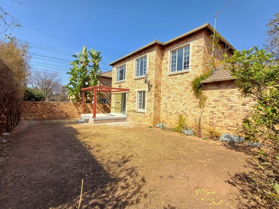 To Let 3 Bedroom Property for Rent in Olivedale Gauteng