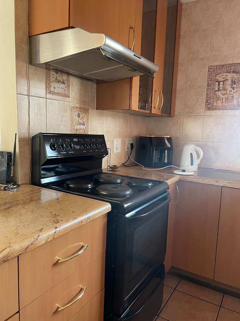 3 Bedroom Property for Sale in Die Hoewes Gauteng