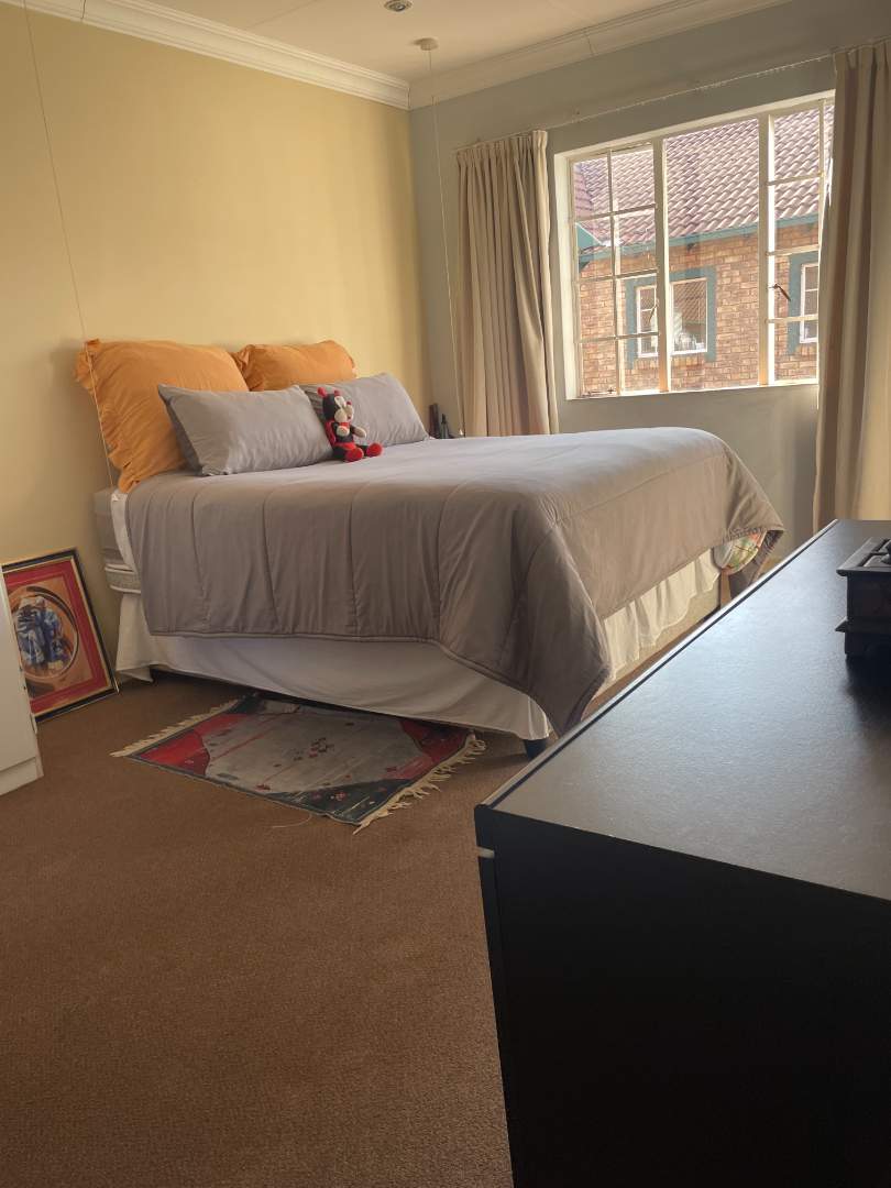 3 Bedroom Property for Sale in Die Hoewes Gauteng