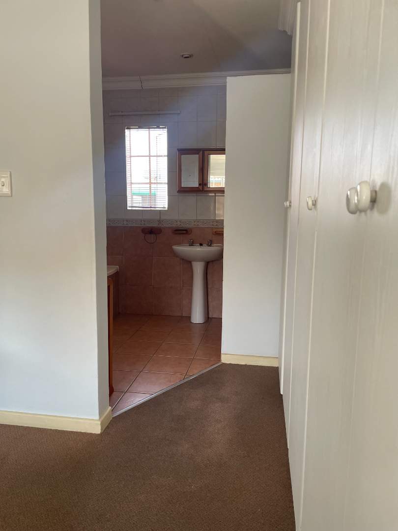 3 Bedroom Property for Sale in Die Hoewes Gauteng