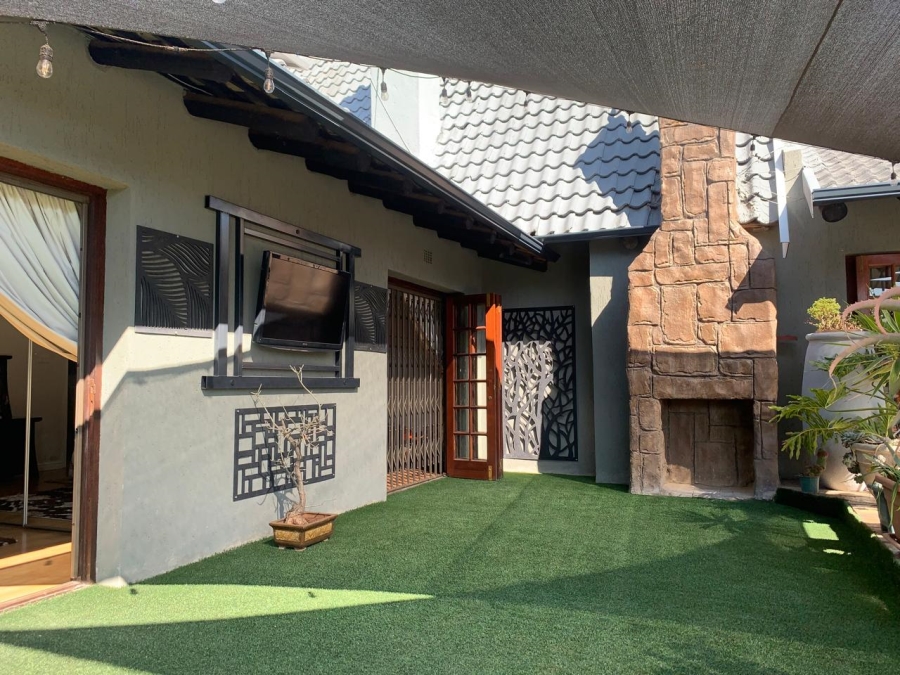 3 Bedroom Property for Sale in Van Riebeeck Park Gauteng