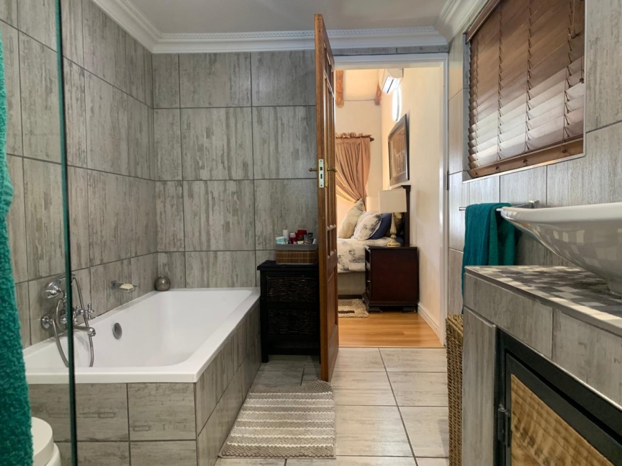 3 Bedroom Property for Sale in Van Riebeeck Park Gauteng