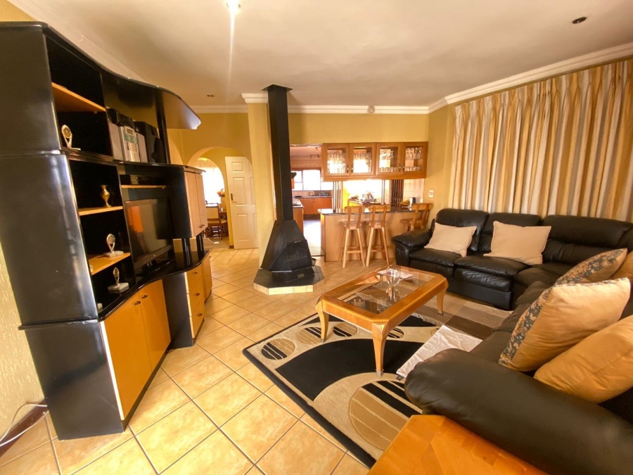 3 Bedroom Property for Sale in Birchleigh North Gauteng