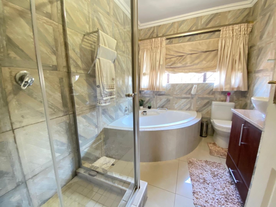 3 Bedroom Property for Sale in Birchleigh North Gauteng