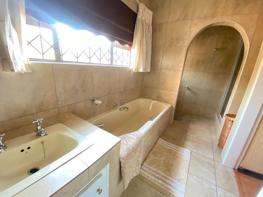 3 Bedroom Property for Sale in Birchleigh North Gauteng