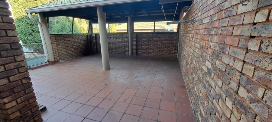 3 Bedroom Property for Sale in Moregloed Gauteng