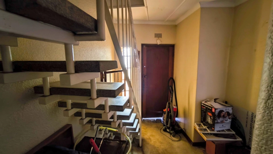 To Let 4 Bedroom Property for Rent in Brackenhurst Gauteng