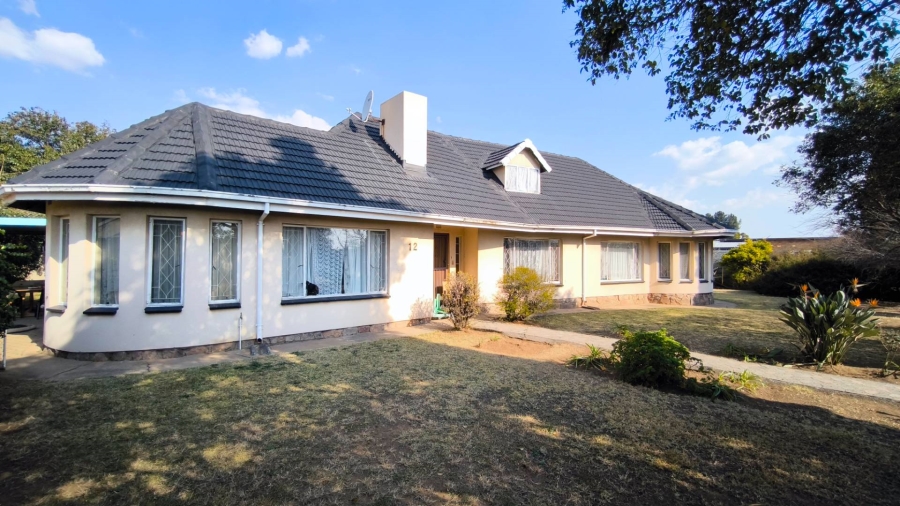 To Let 4 Bedroom Property for Rent in Brackenhurst Gauteng