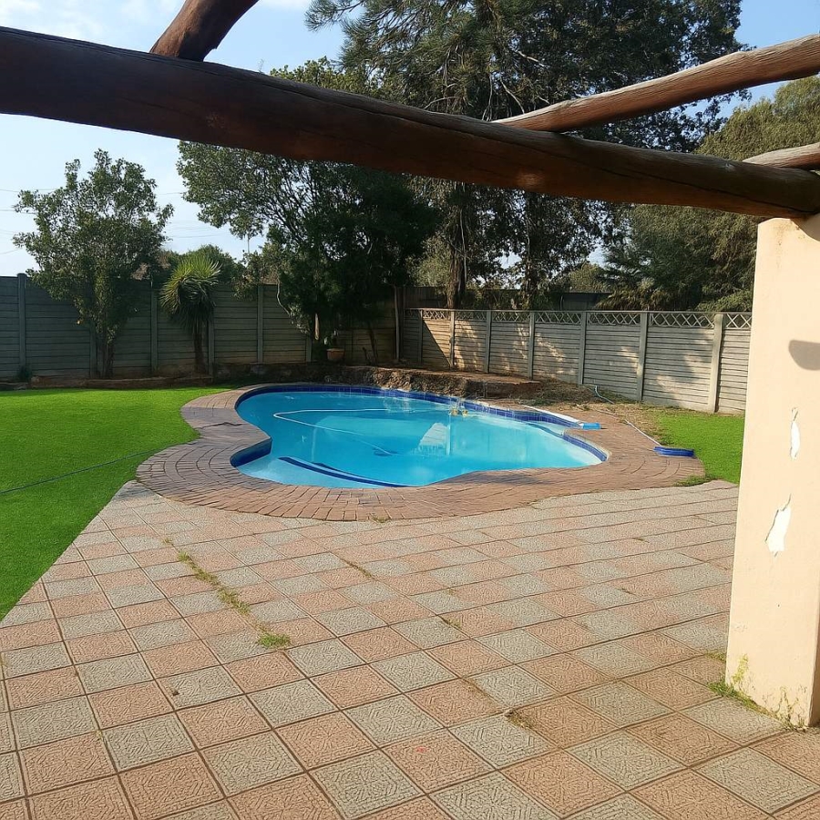 4 Bedroom Property for Sale in Brackenhurst Gauteng