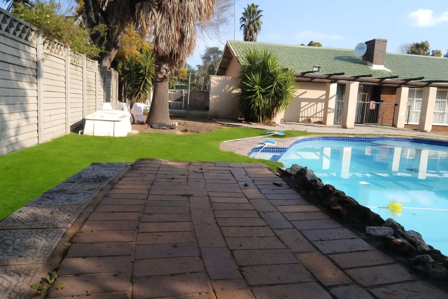4 Bedroom Property for Sale in Brackenhurst Gauteng