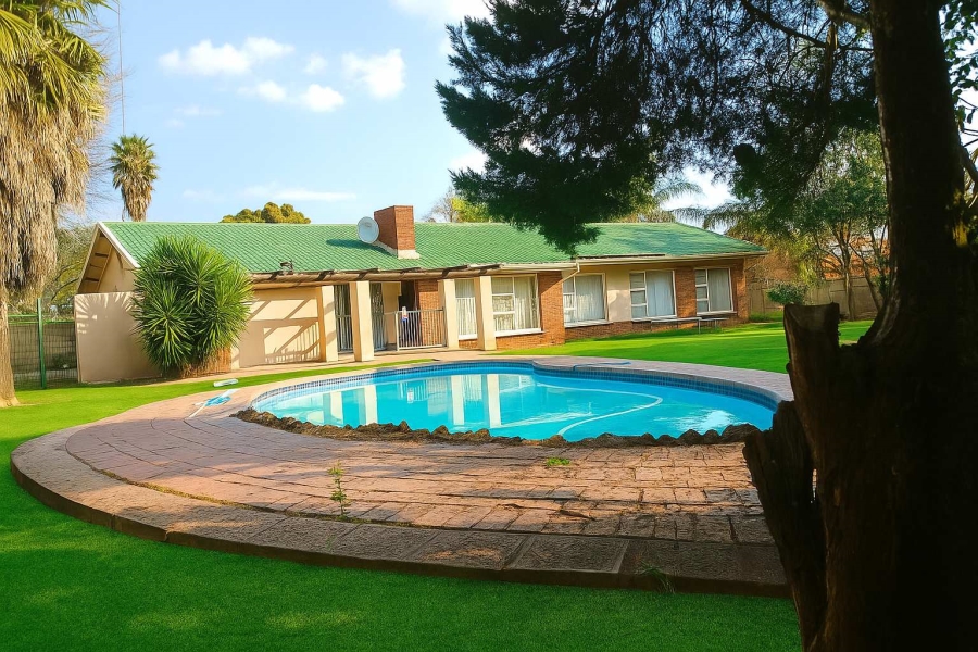 4 Bedroom Property for Sale in Brackenhurst Gauteng