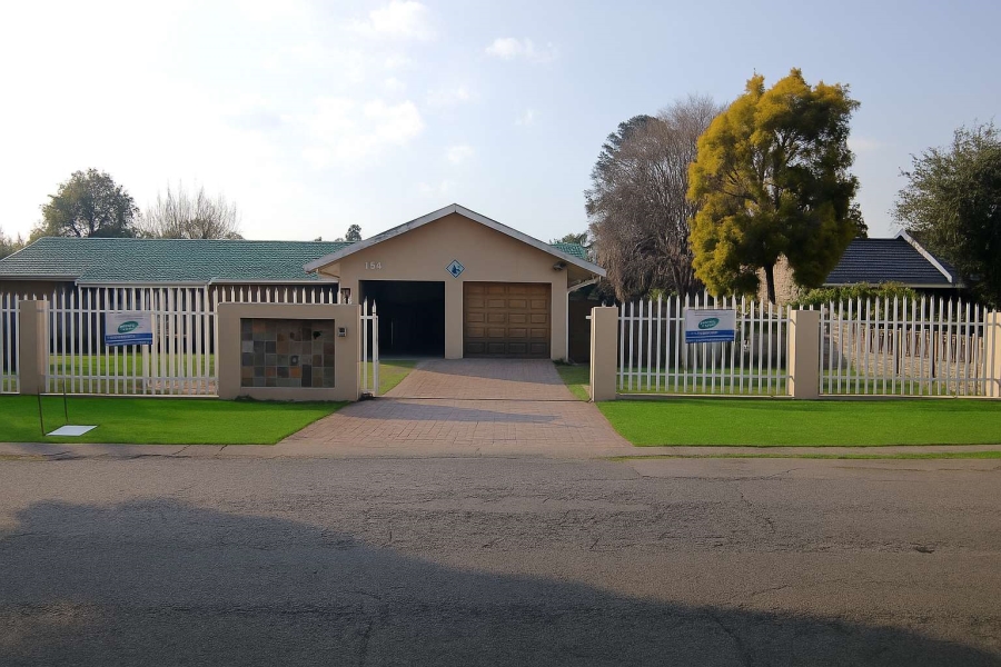 4 Bedroom Property for Sale in Brackenhurst Gauteng
