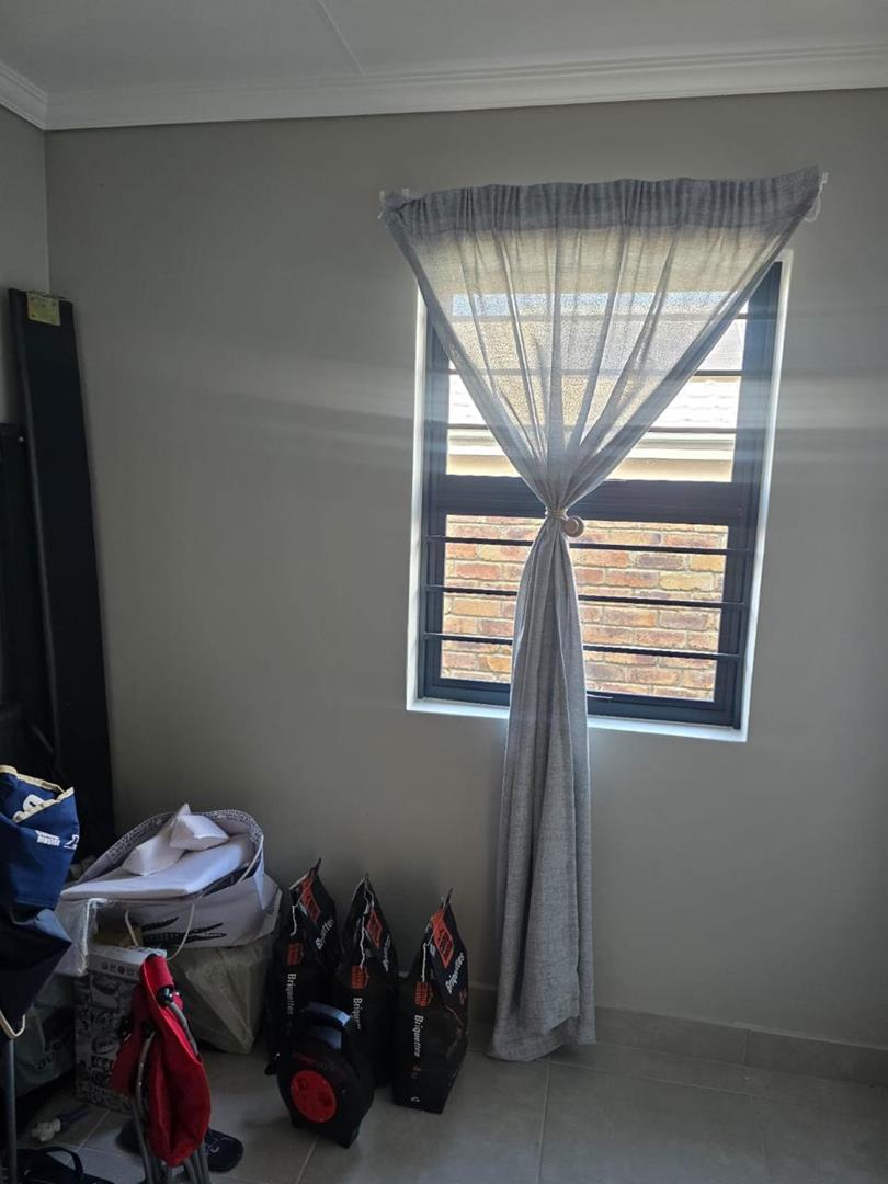 To Let 3 Bedroom Property for Rent in Lion Pride Gauteng