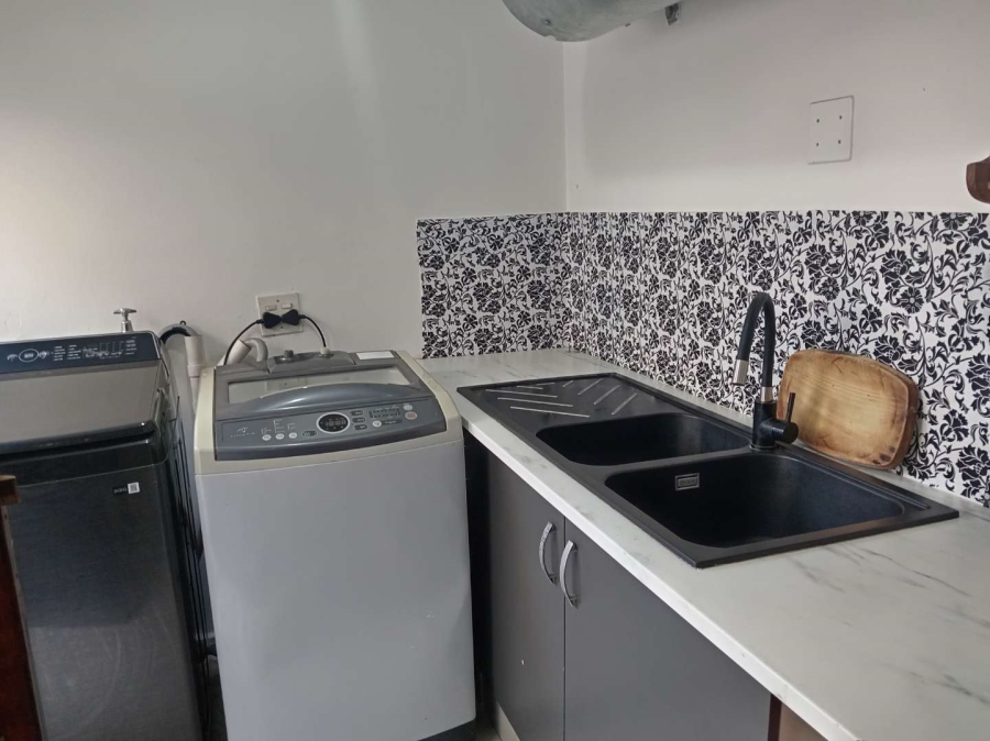 To Let 3 Bedroom Property for Rent in Corlett Gardens Gauteng