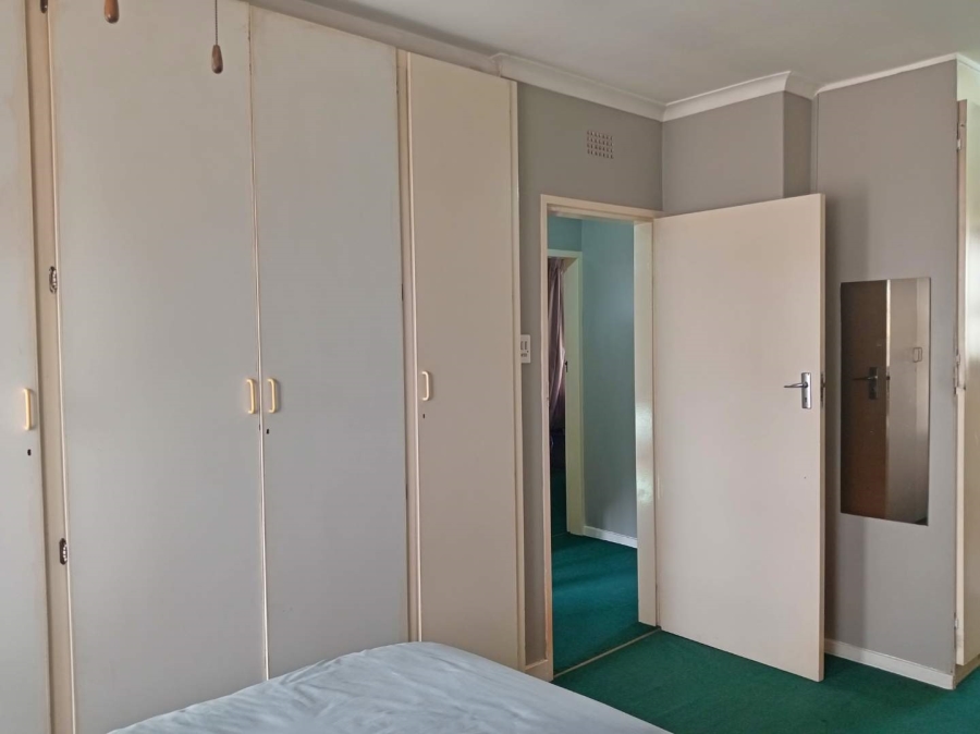 To Let 3 Bedroom Property for Rent in Corlett Gardens Gauteng