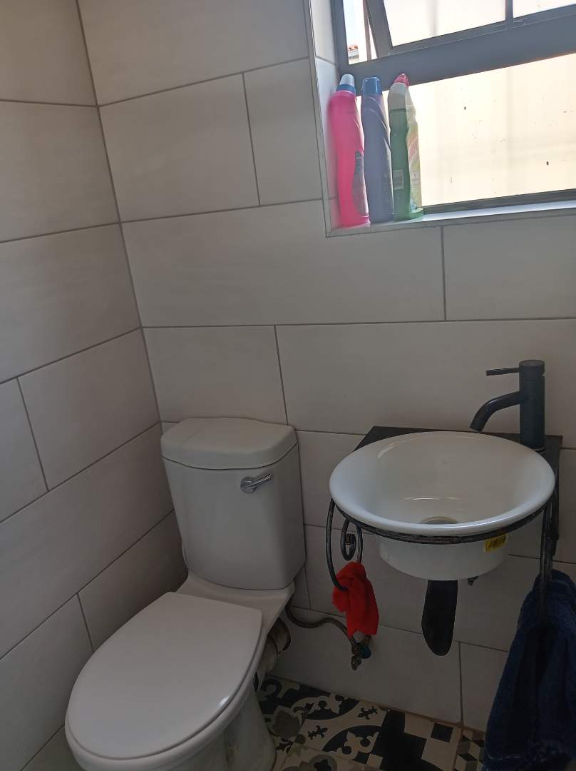 To Let 3 Bedroom Property for Rent in Corlett Gardens Gauteng