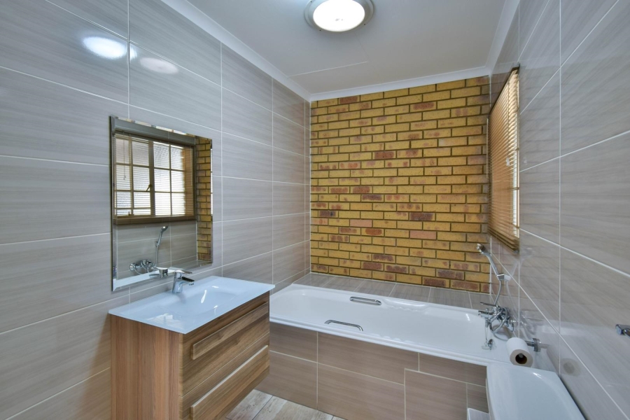 3 Bedroom Property for Sale in Moreleta Park Gauteng