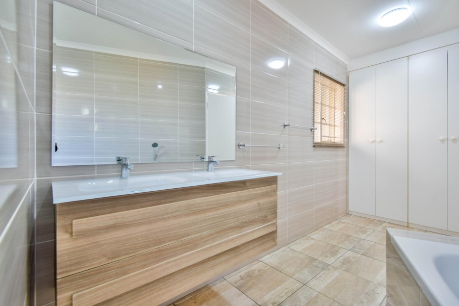 3 Bedroom Property for Sale in Moreleta Park Gauteng