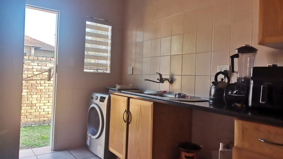 3 Bedroom Property for Sale in Rooihuiskraal North Gauteng