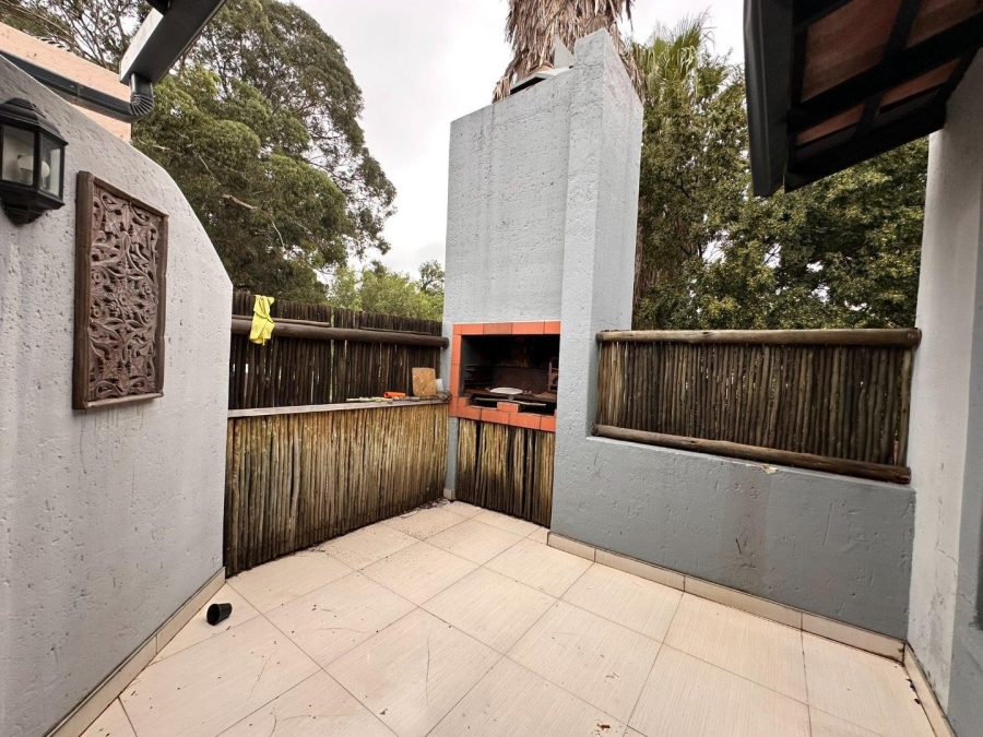 To Let 3 Bedroom Property for Rent in Wilro Park Gauteng