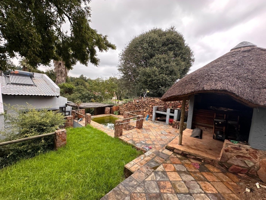 To Let 3 Bedroom Property for Rent in Wilro Park Gauteng