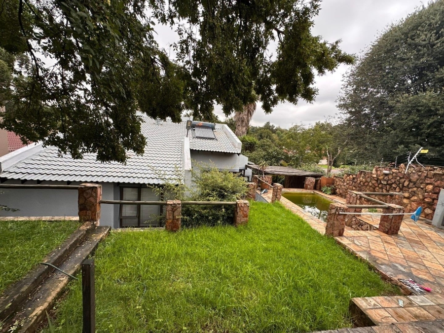 To Let 3 Bedroom Property for Rent in Wilro Park Gauteng