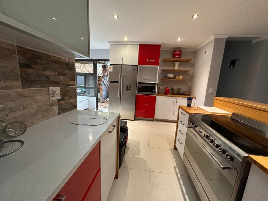 To Let 3 Bedroom Property for Rent in Wilro Park Gauteng