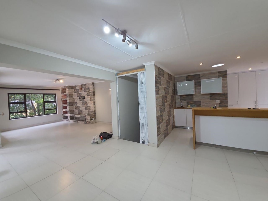 To Let 3 Bedroom Property for Rent in Wilro Park Gauteng
