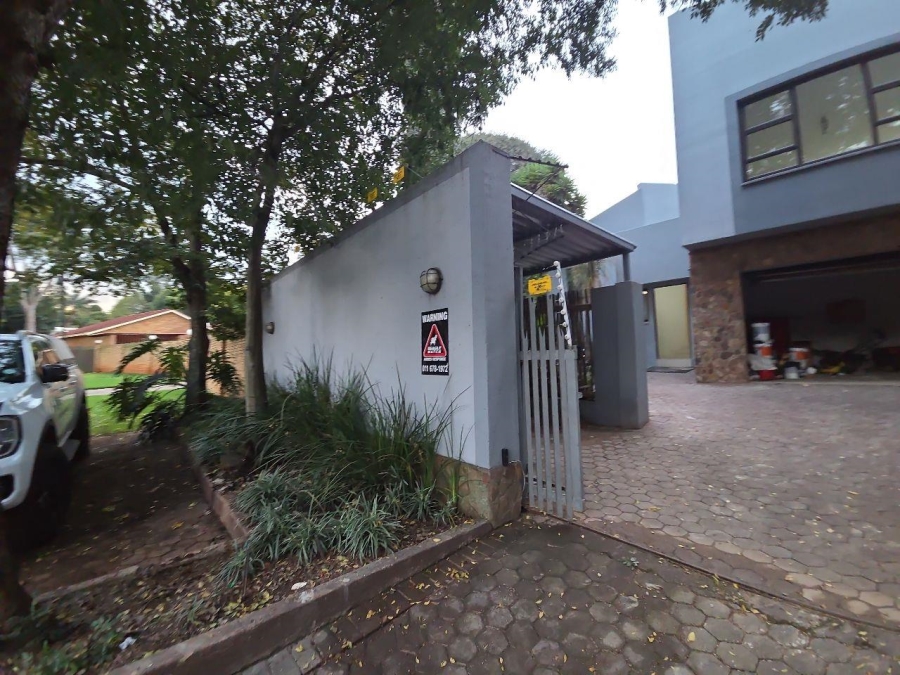 To Let 3 Bedroom Property for Rent in Wilro Park Gauteng
