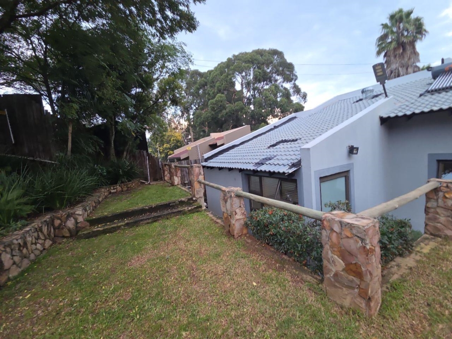 To Let 3 Bedroom Property for Rent in Wilro Park Gauteng