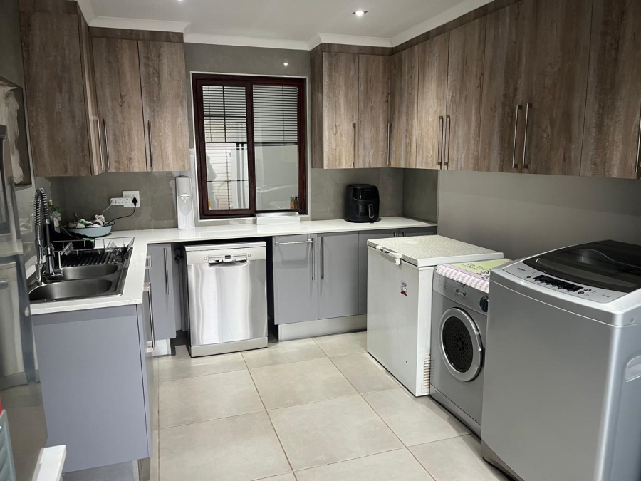 4 Bedroom Property for Sale in Clubview Gauteng