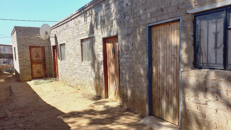 8 Bedroom Property for Sale in Orange Farm Gauteng