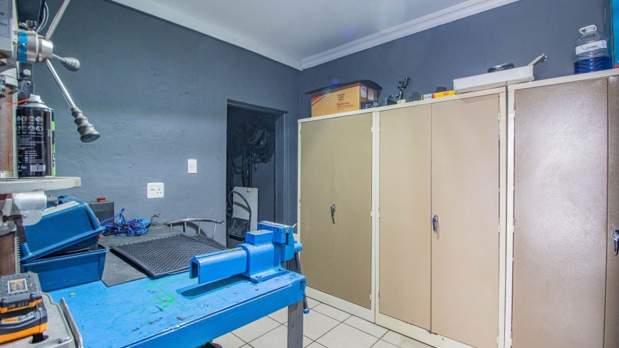Commercial Property for Sale in Selection Park Gauteng