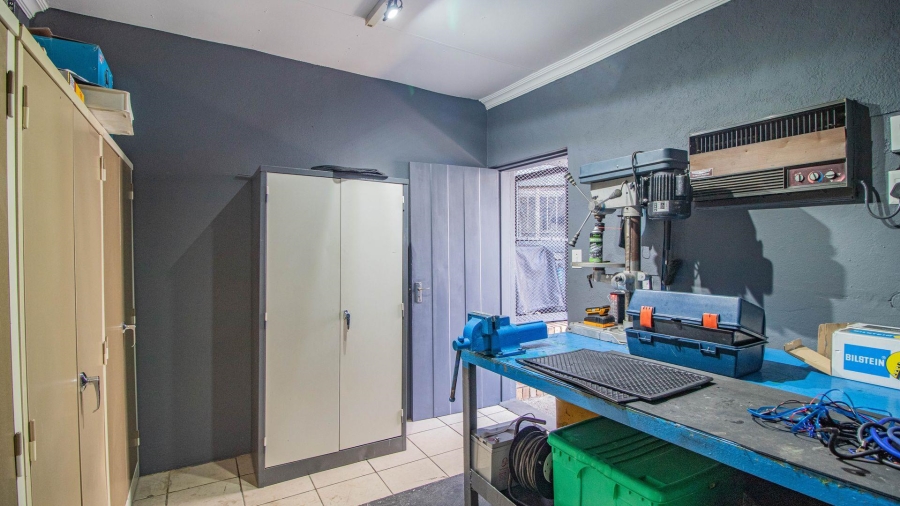 Commercial Property for Sale in Selection Park Gauteng