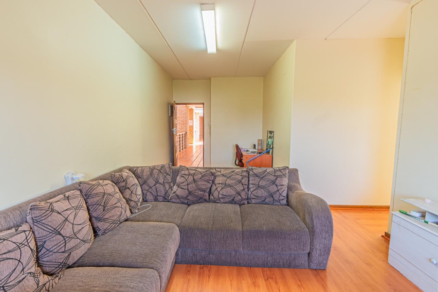 1 Bedroom Property for Sale in Hillcrest Gauteng