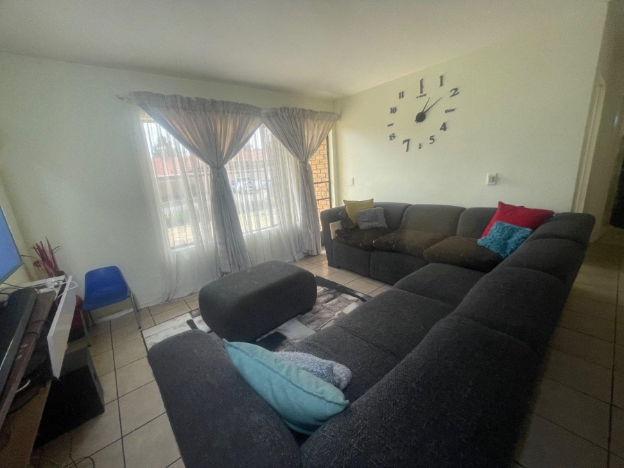 2 Bedroom Property for Sale in Esther Park Gauteng