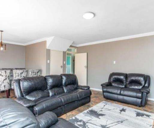 To Let 3 Bedroom Property for Rent in Lyndhurst Gauteng