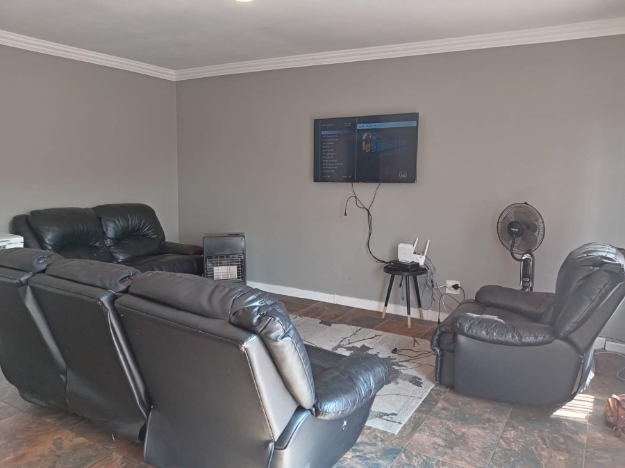 To Let 3 Bedroom Property for Rent in Lyndhurst Gauteng