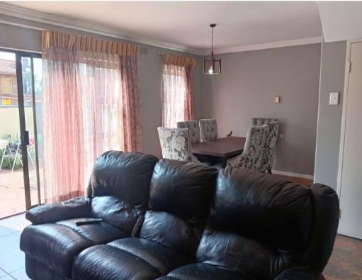 To Let 3 Bedroom Property for Rent in Lyndhurst Gauteng