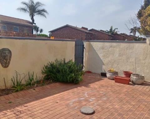 To Let 3 Bedroom Property for Rent in Lyndhurst Gauteng