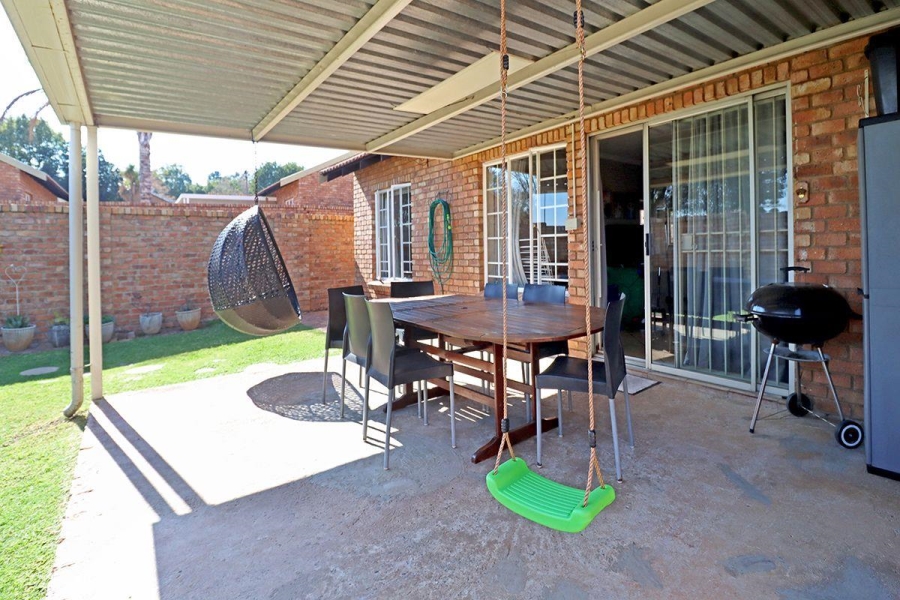 2 Bedroom Property for Sale in Elardus Park Gauteng