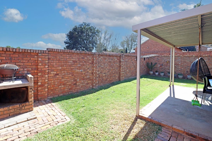 2 Bedroom Property for Sale in Elardus Park Gauteng