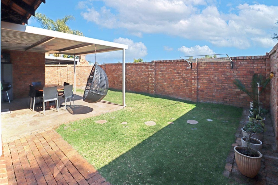 2 Bedroom Property for Sale in Elardus Park Gauteng