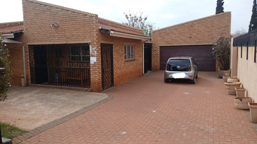 3 Bedroom Property for Sale in Palm Ridge Gauteng
