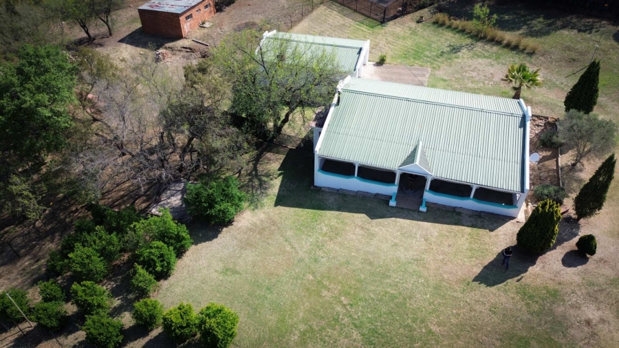 To Let 3 Bedroom Property for Rent in Flora Park Gauteng