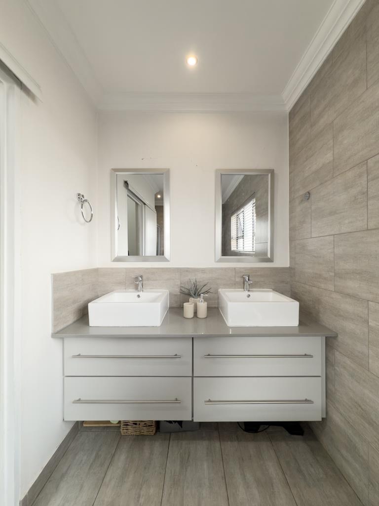 3 Bedroom Property for Sale in Midstream Hill Gauteng