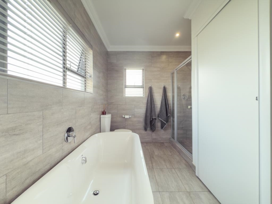 3 Bedroom Property for Sale in Midstream Hill Gauteng