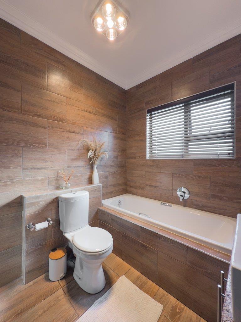 3 Bedroom Property for Sale in Midstream Hill Gauteng